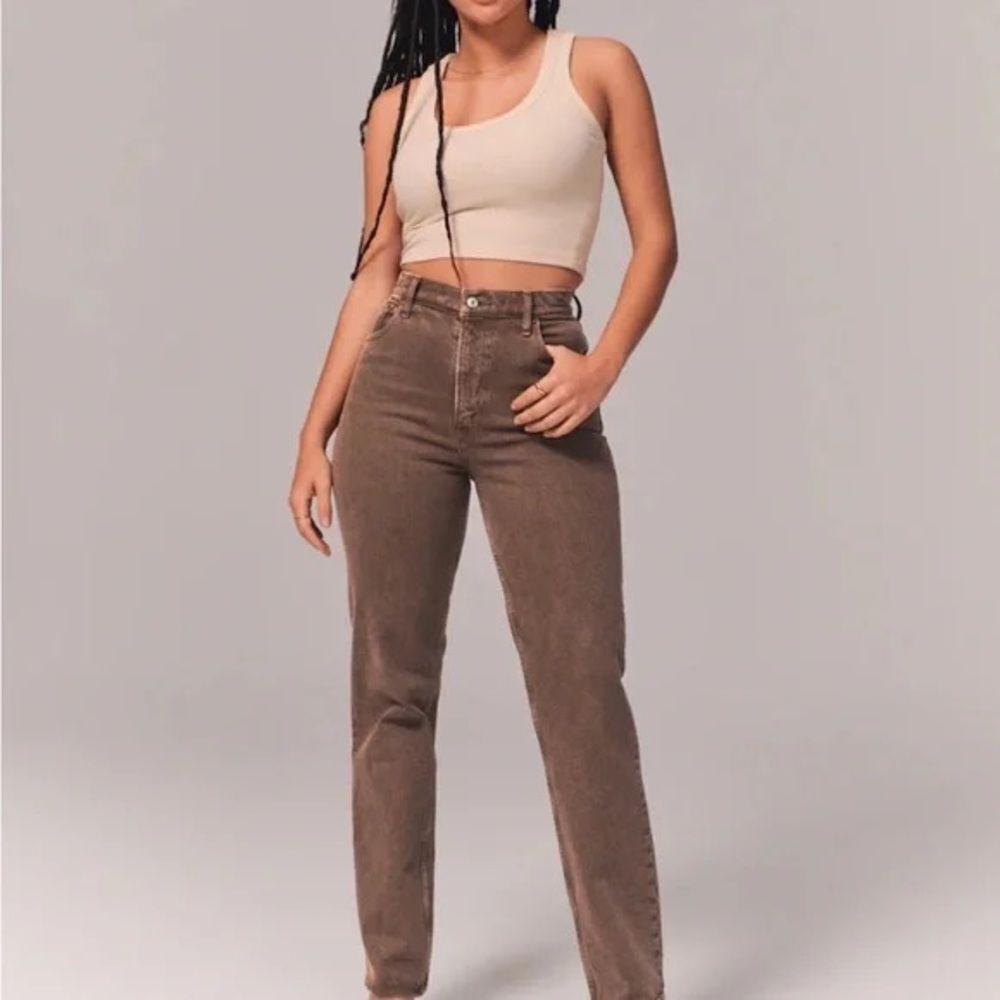 Abercrombie Ultra High Rise 90s Straight Jean Brown